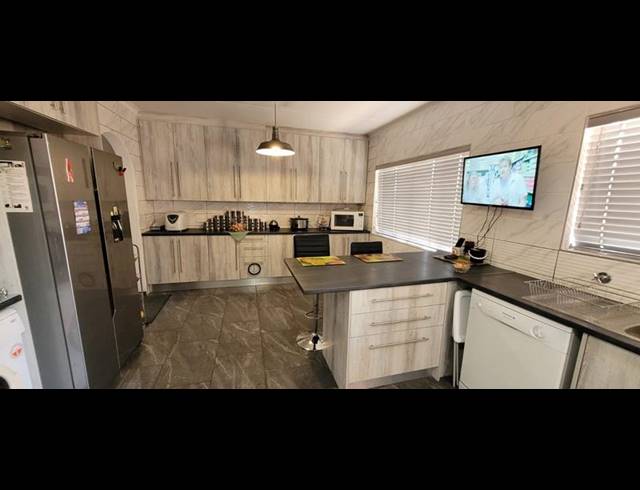 4 BEDROOM HOUSE FOR SALE IN BRACKENDOWNS